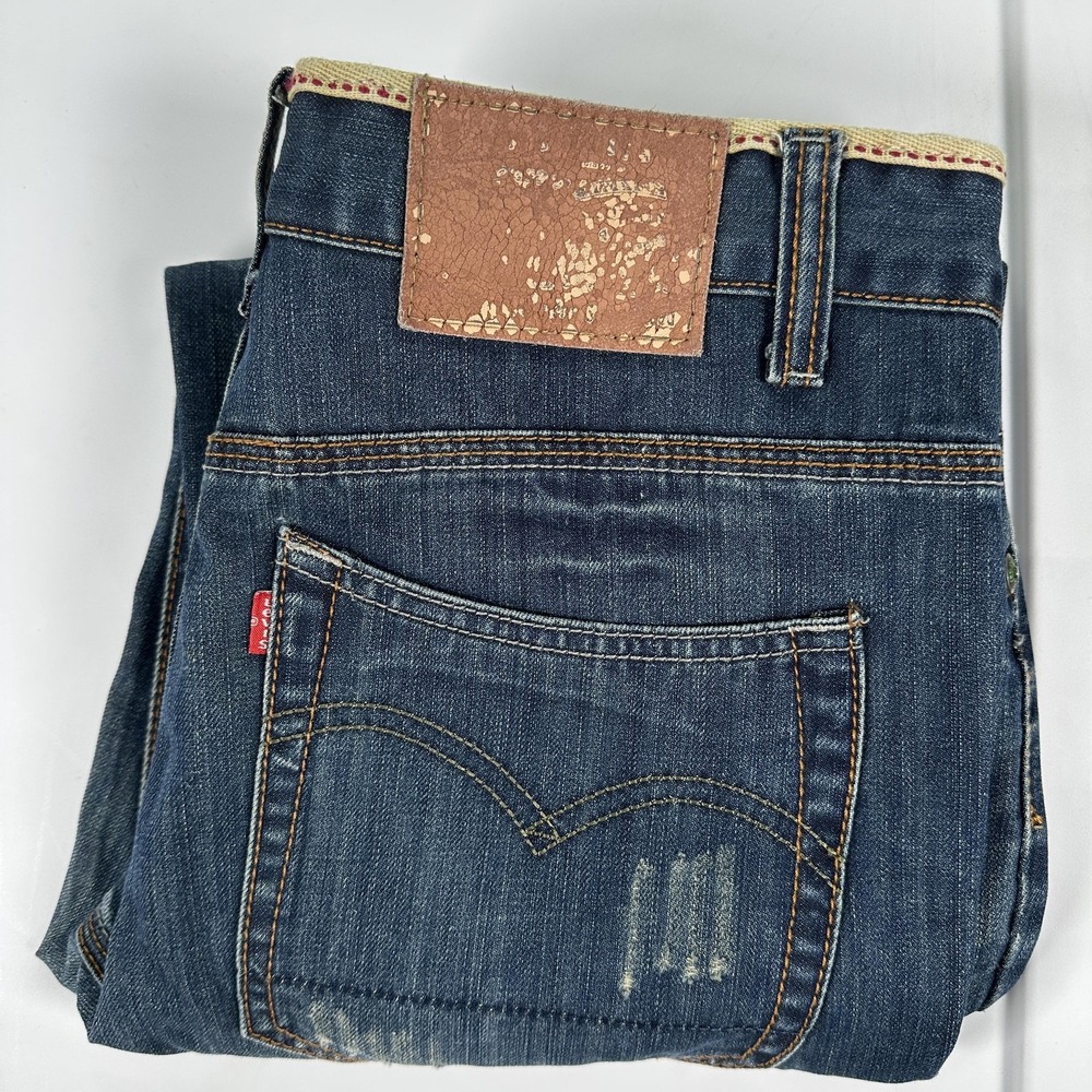 Vintage Levis Jeans Mens 32 x 30 Blue Straight Leg Distressed Denim Made USA 90s